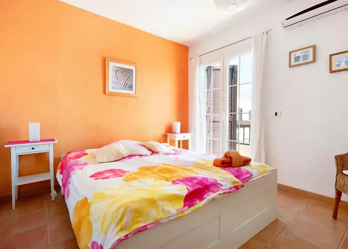 펜션 Casa Sarita - Exclusive Retreat In The Sun-drenched South Of Tenerife Chayofa